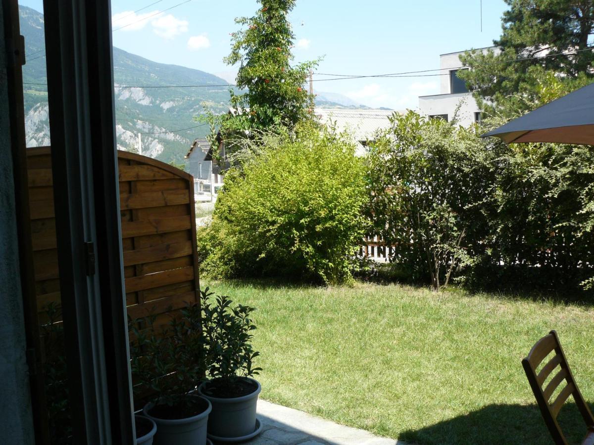Studio Entre Savines Et Embrun Pres Du Lac De Serreponcon Crots Exterior foto